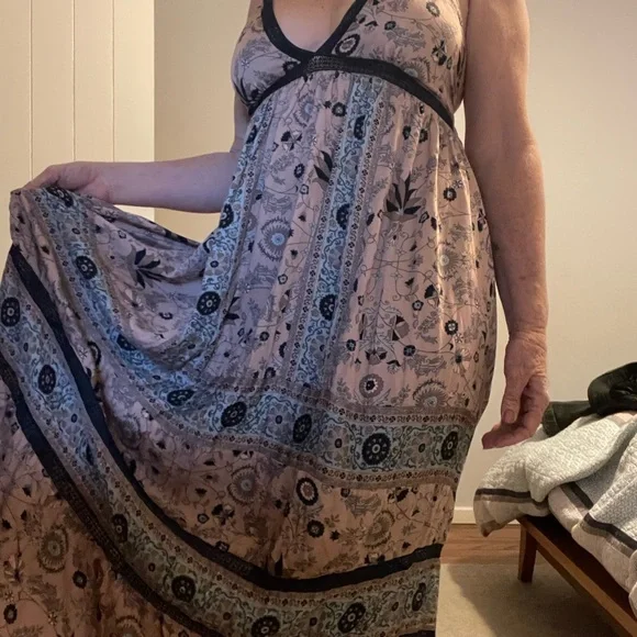 Tigerlily dress Size 12 PLUS matching shawl Size 12. - Picture 6 of 9